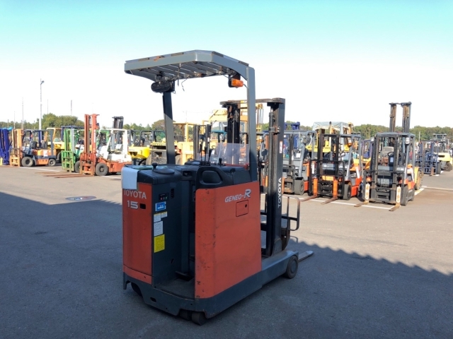 Import and buy TOYOTA FORKLIFT 2015 from Japan to Nairobi, Kenya